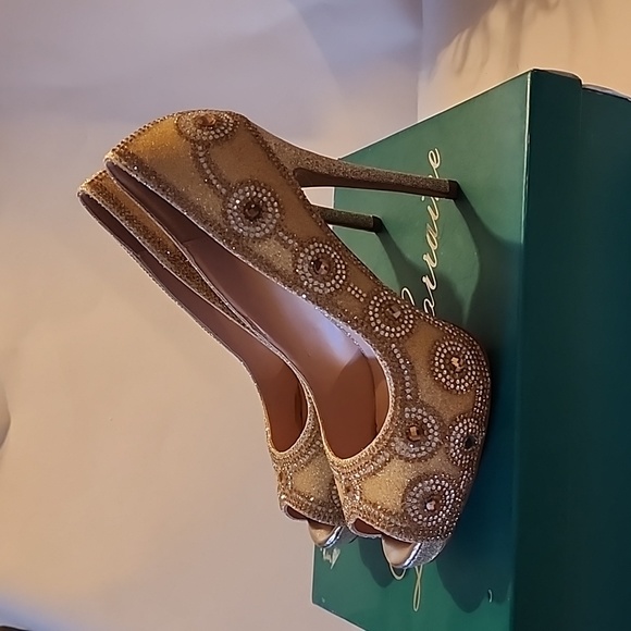 Lauren Lorraine "Elenor" nude size 8. New.  Looks more gold to me! - Picture 4 of 16